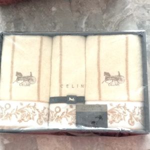 Celine 2 Handtowel & 1 face Gift set,New in box